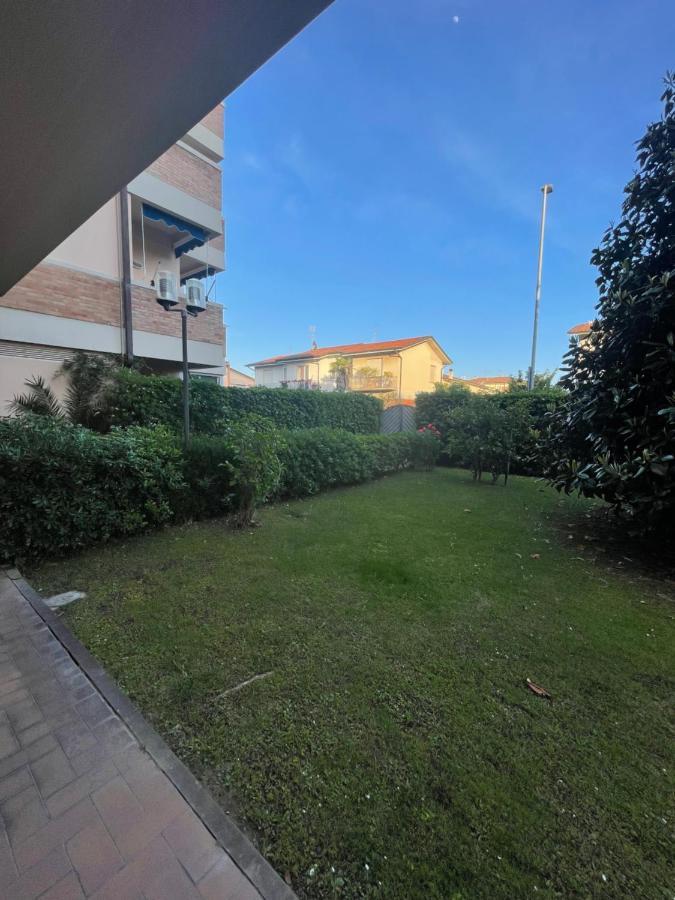Ferienwohnung Viareggio Sabbia Bianca Exterior foto